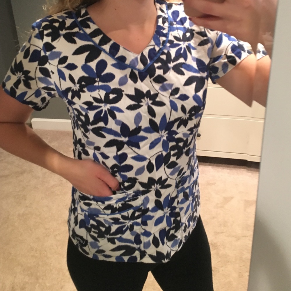 Scrub top